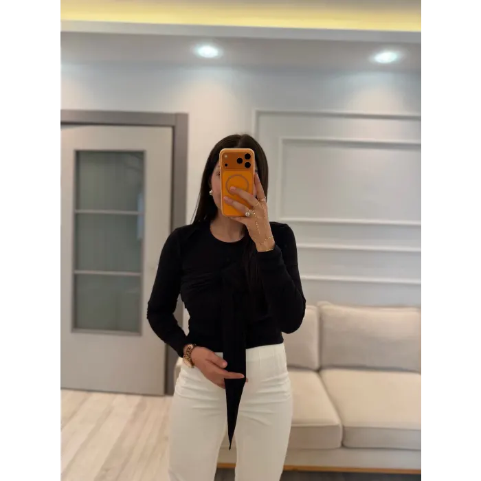 Sandy Önü Şal Detay Bluz