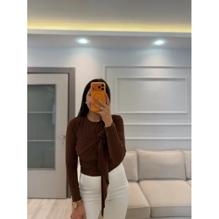 Sandy Önü Şal Detay Bluz