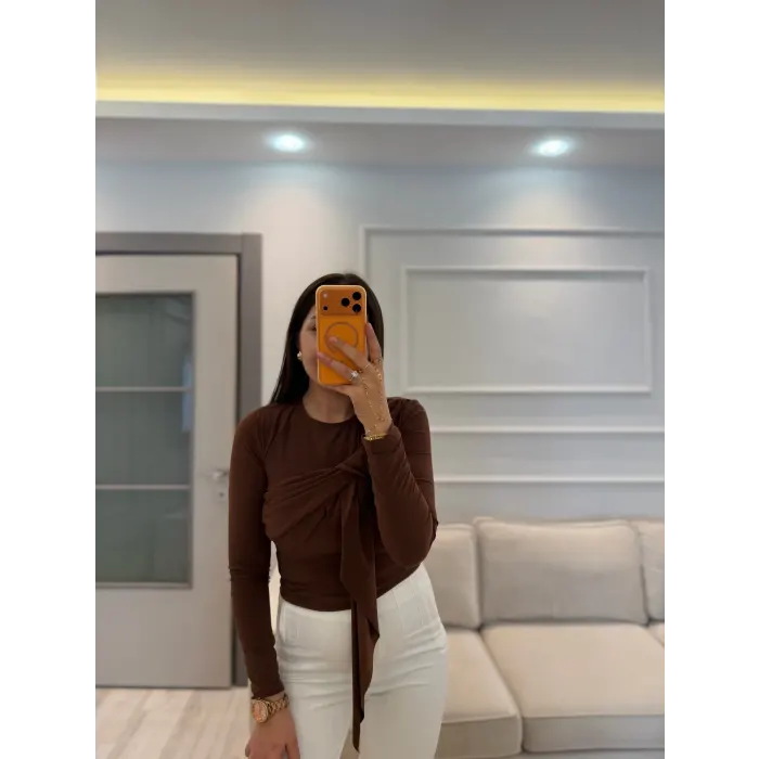 Sandy Önü Şal Detay Bluz