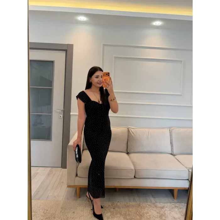 Serpme Taşlı Gloplu Elbise