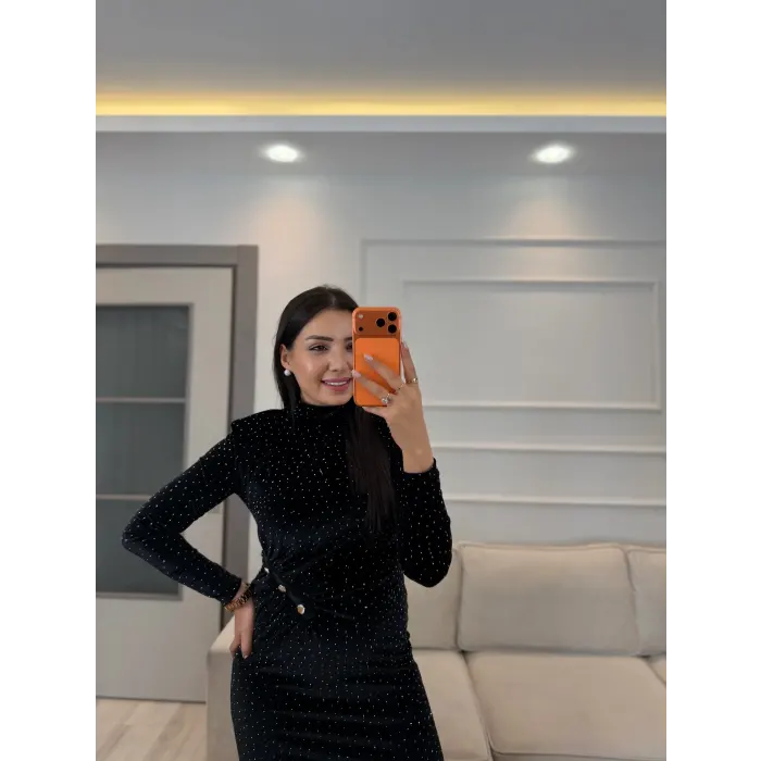 Serpme Taşlı Ön Düğmeli Kadife Elbise