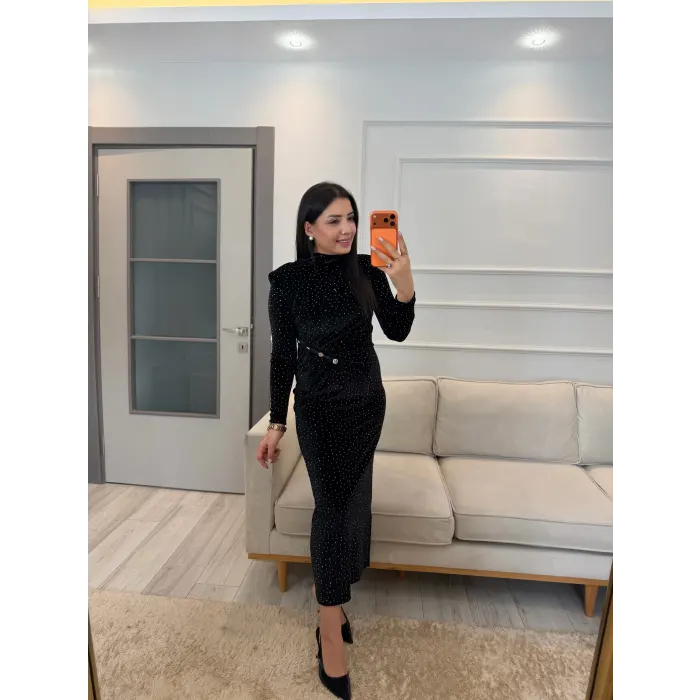 Serpme Taşlı Ön Düğmeli Kadife Elbise