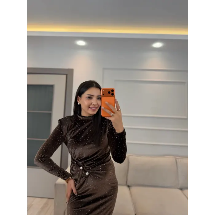Serpme Taşlı Ön Düğmeli Kadife Elbise