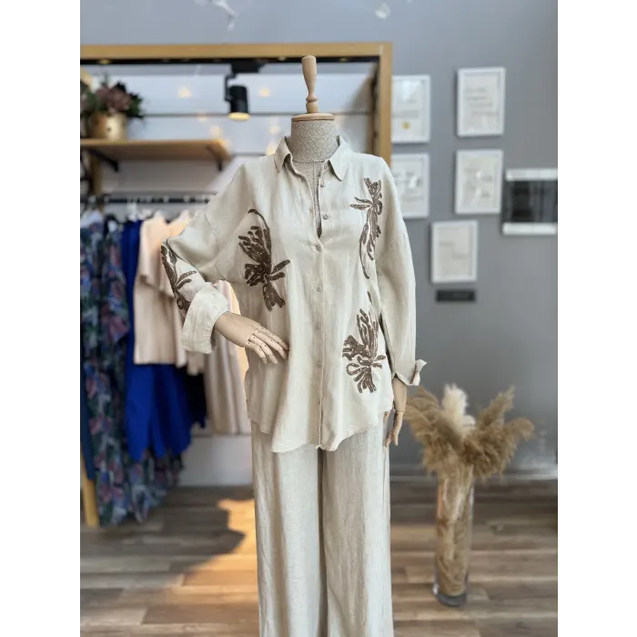 Süzene Nakışlı Arka Detaylı Gömlek