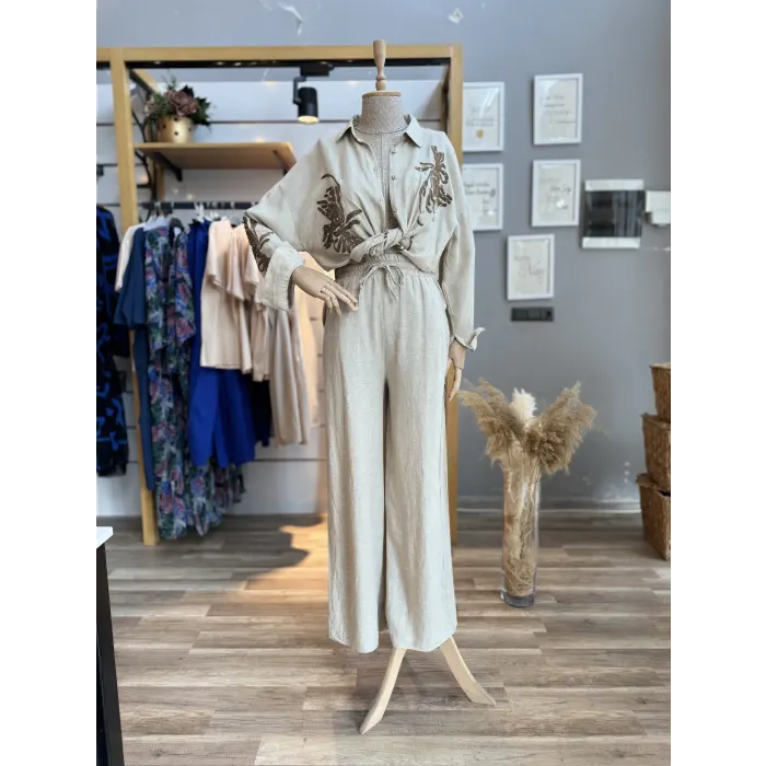 Süzene Nakışlı Arka Detaylı Gömlek