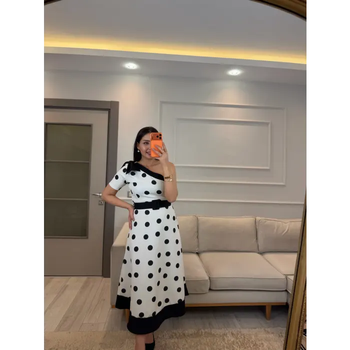 Tek Omuz Puantiyeli Kemerli Elbise