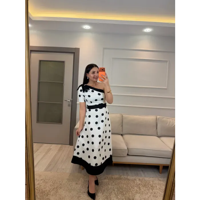 Tek Omuz Puantiyeli Kemerli Elbise