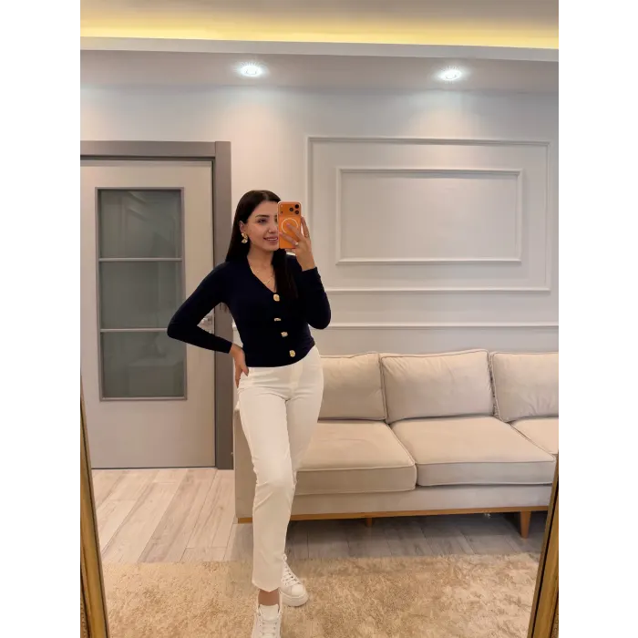 V Yaka Gold Düğmeli Sandy Bluz