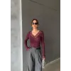 V Yaka Dantel Detaylı Bluz
