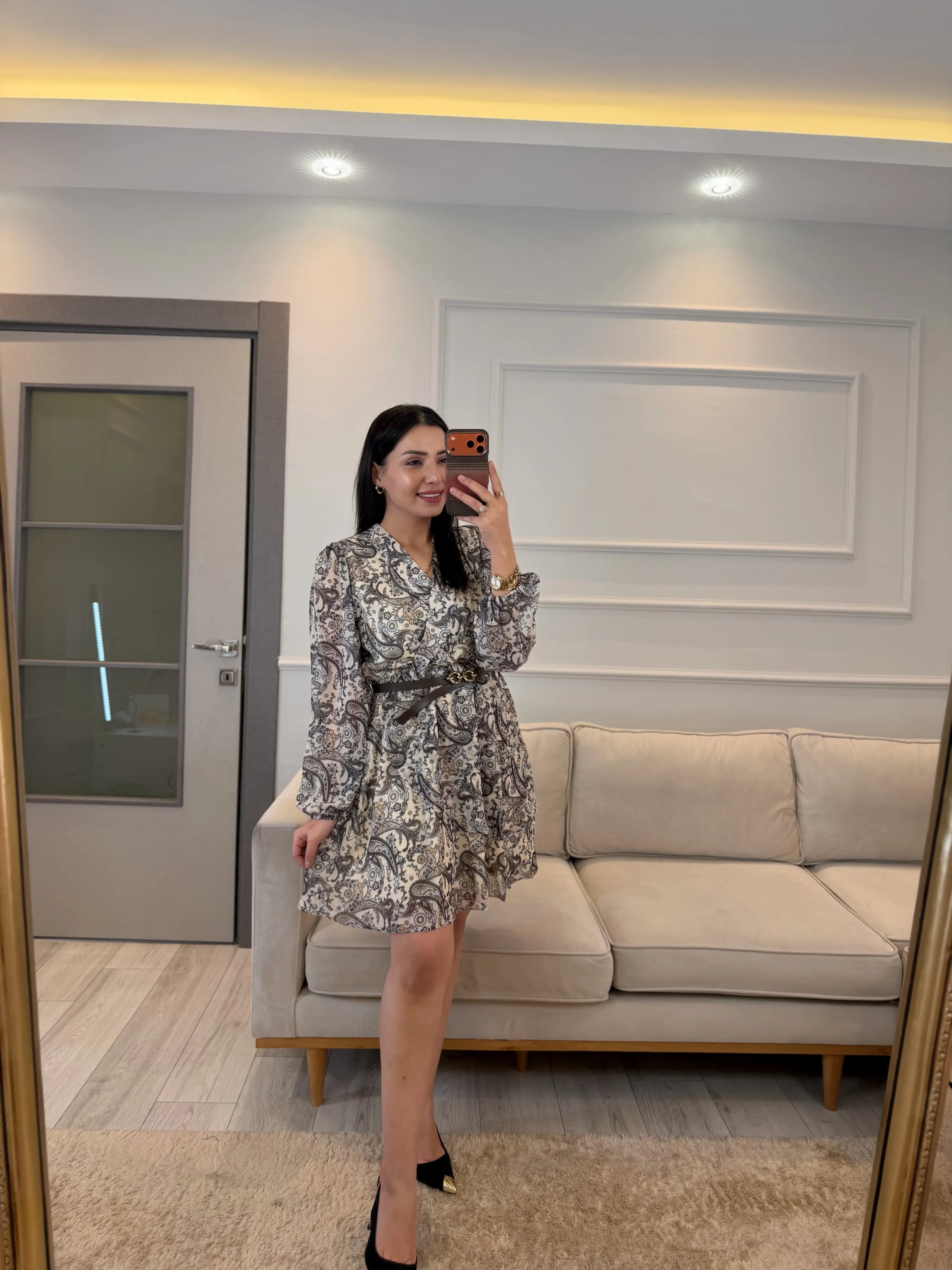 Bel Lastikli Kemerli Şal Desenli Elbise