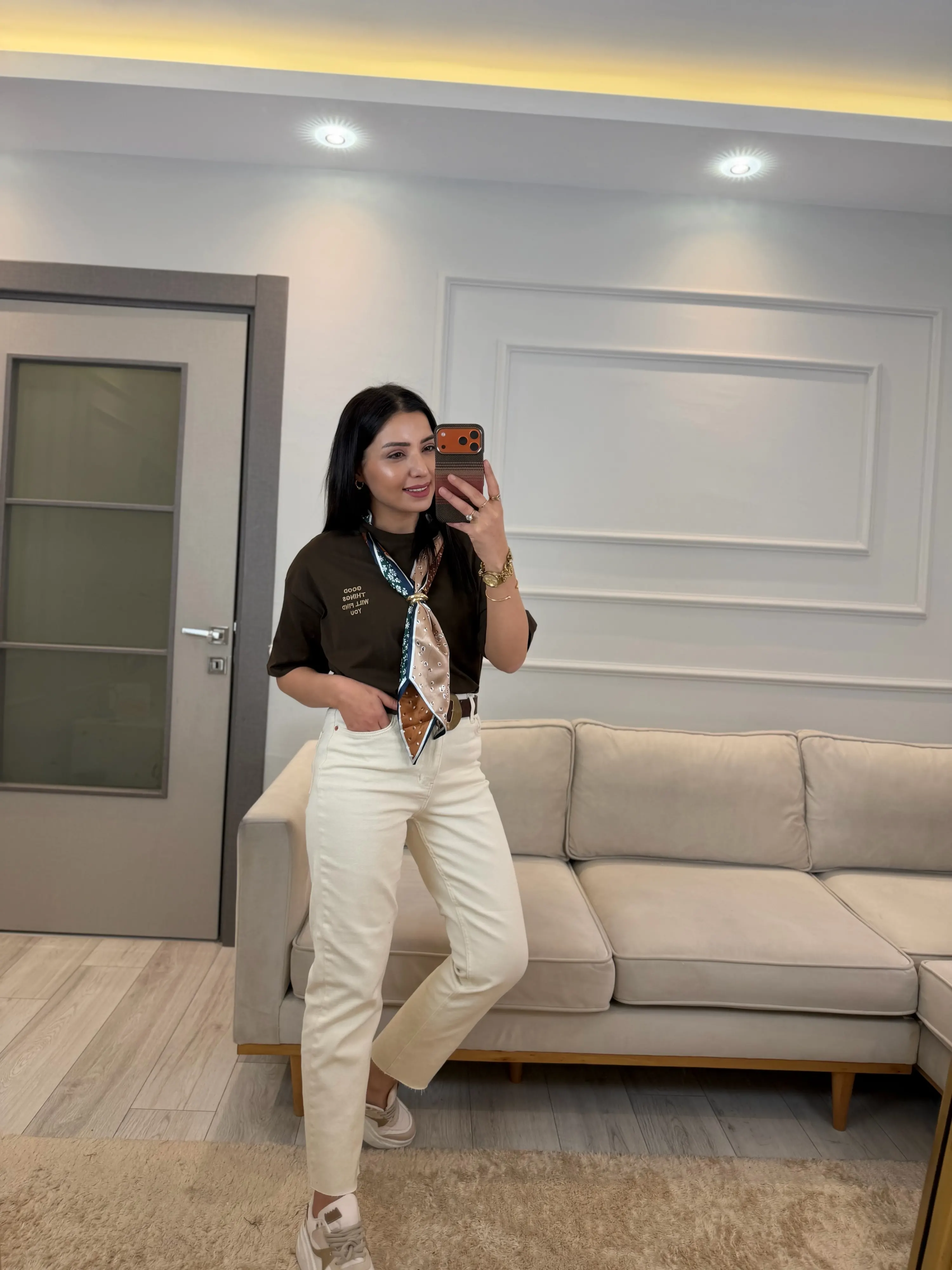 Yazı Nakış Fularlı T-Shirt