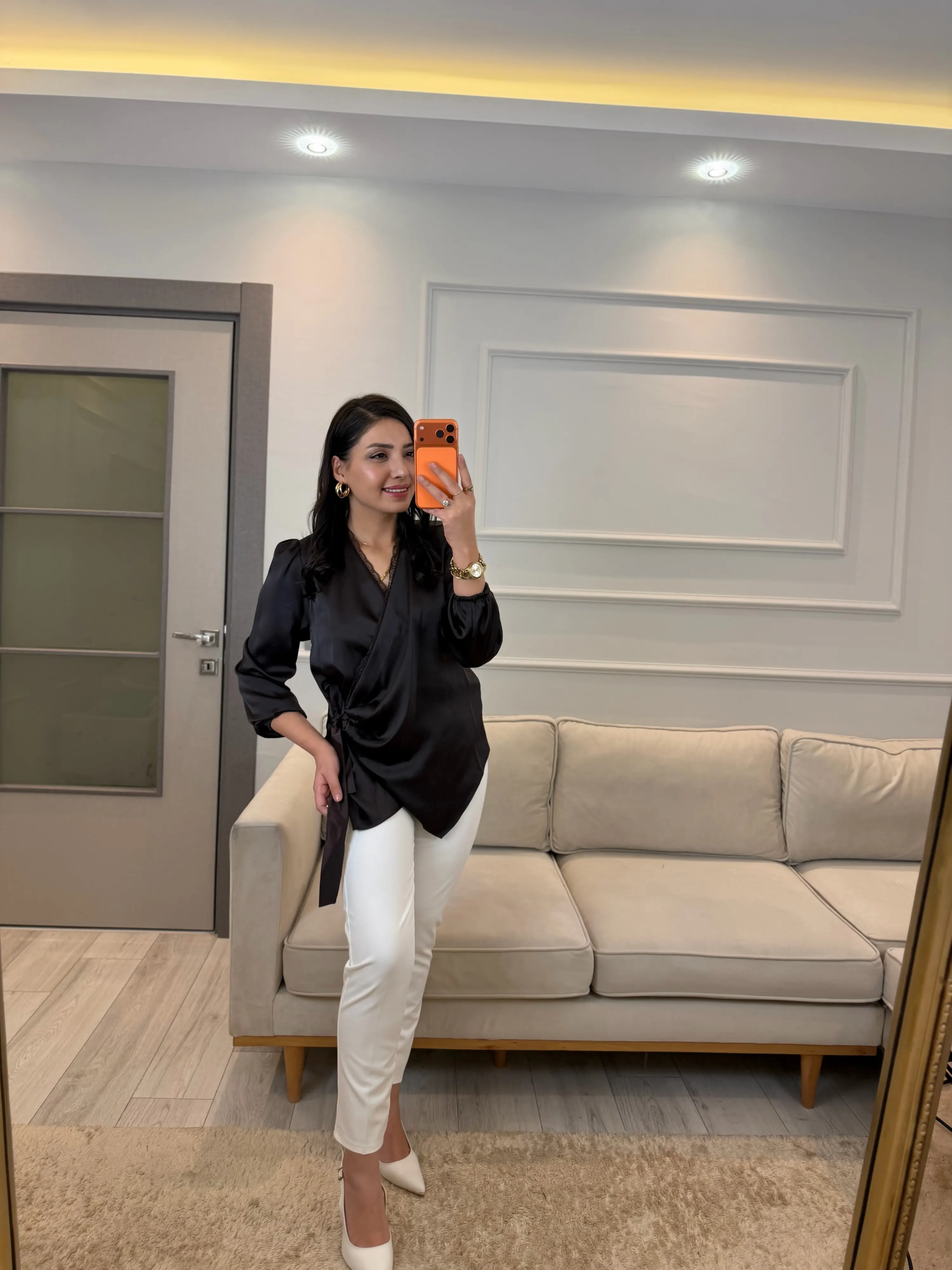 Dantel Detaylı Bağlamalı Saten Gömlek