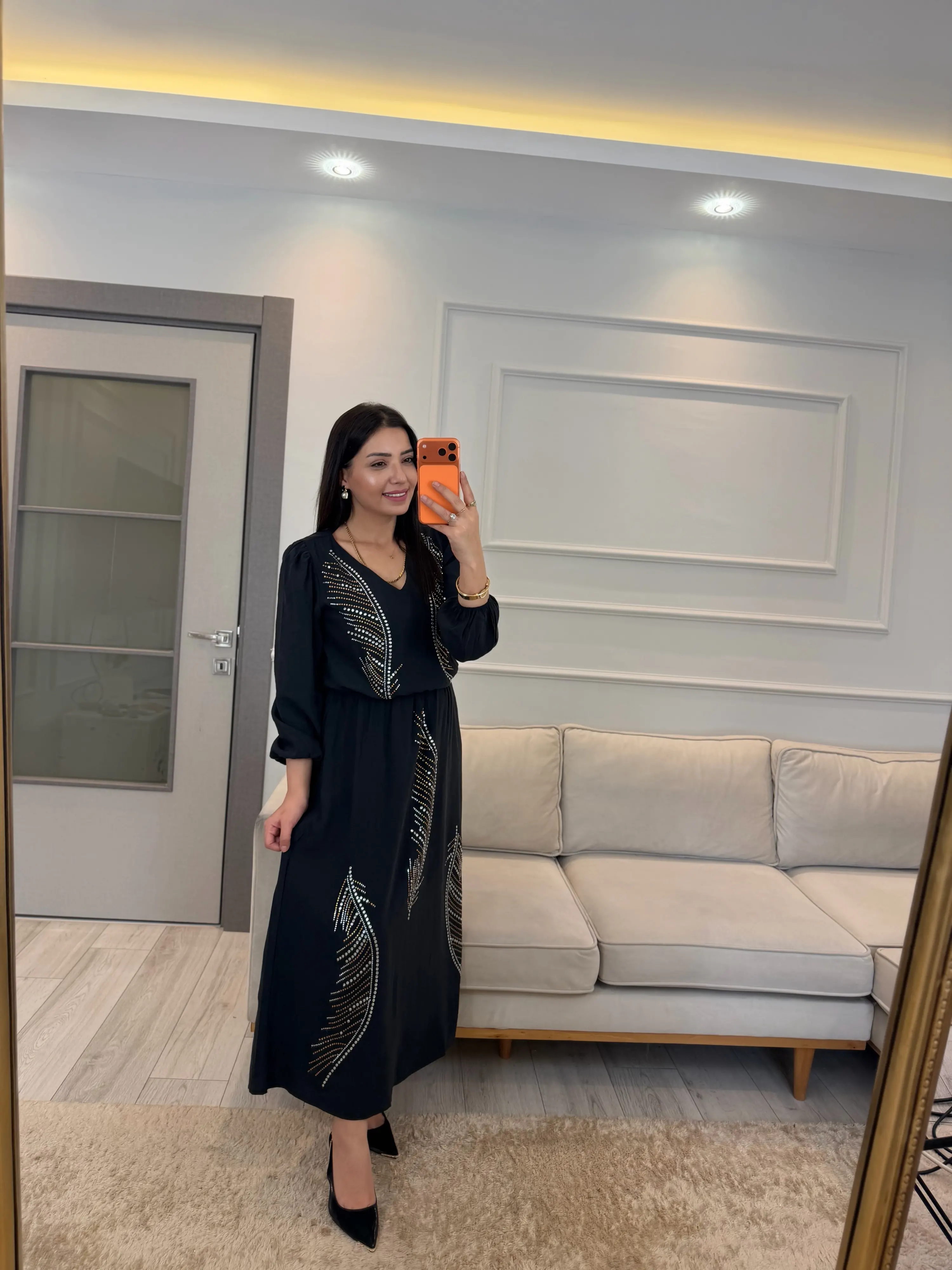 Taş Detaylı Tasarım Elbise