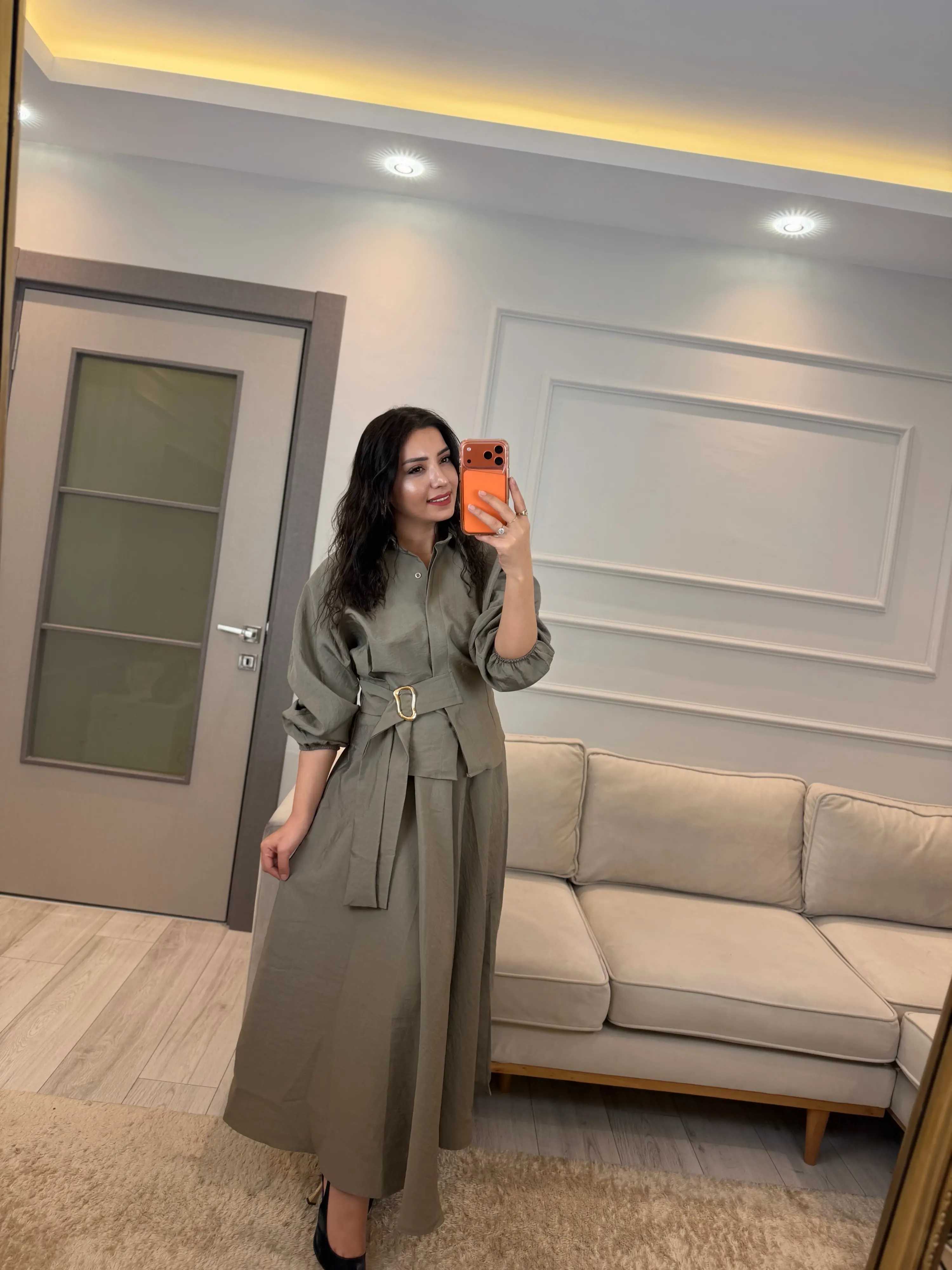 Gold Toka Detaylı Gömlek Etek Takım