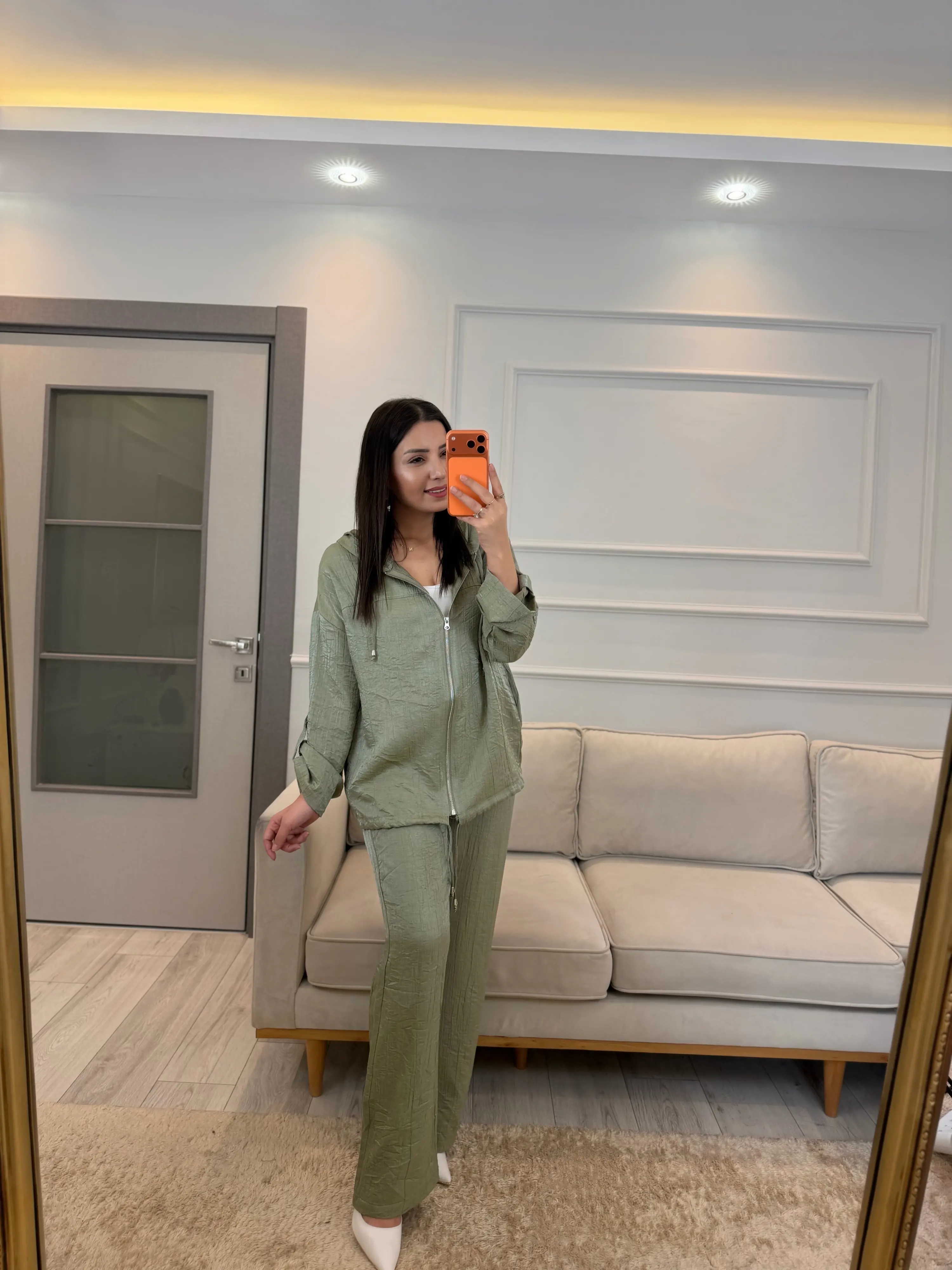 İthal Kumaş Parlak Kapüşonlu Takım