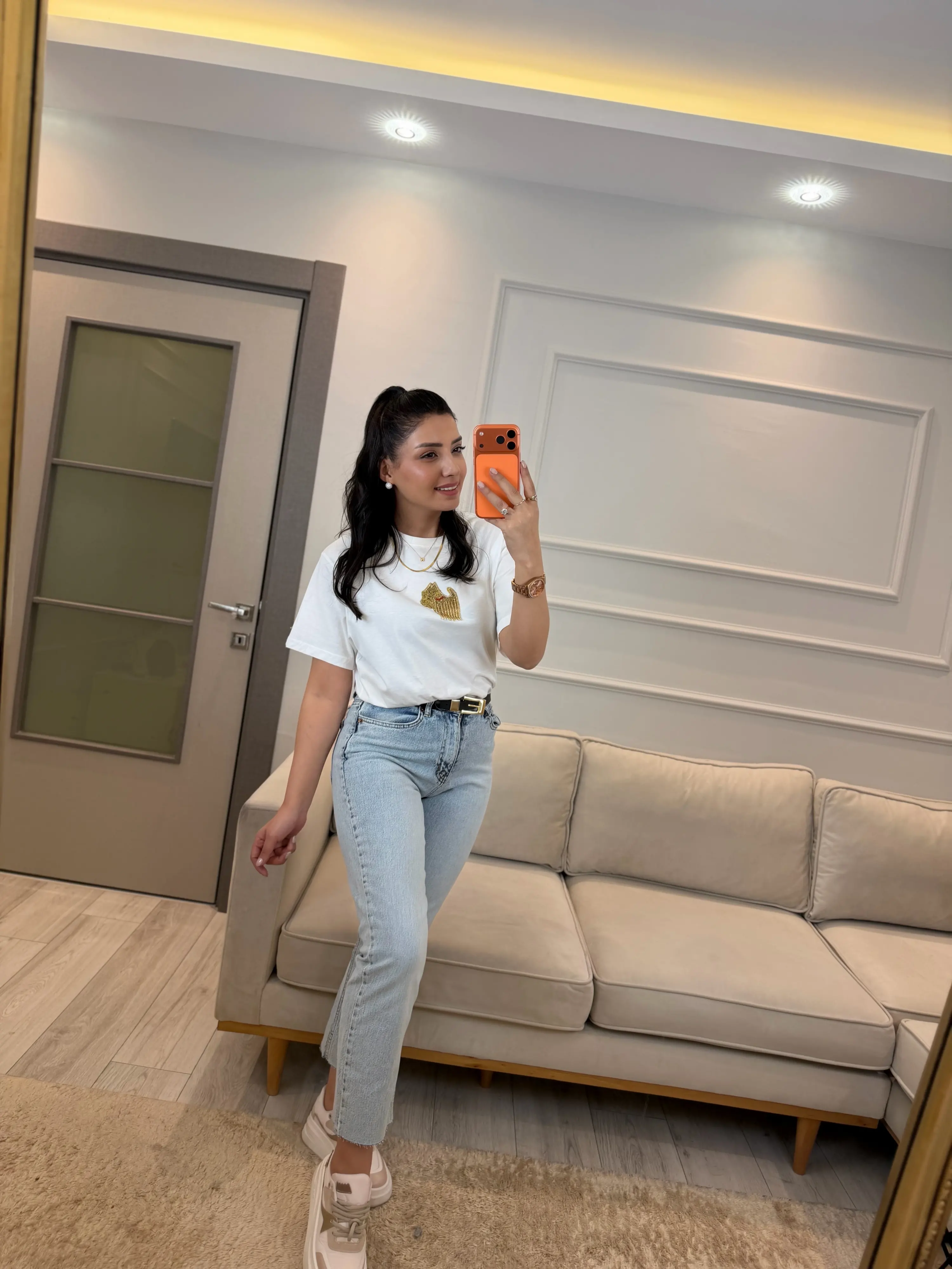 Club Püskül Taşlı Köpek T-Shirt