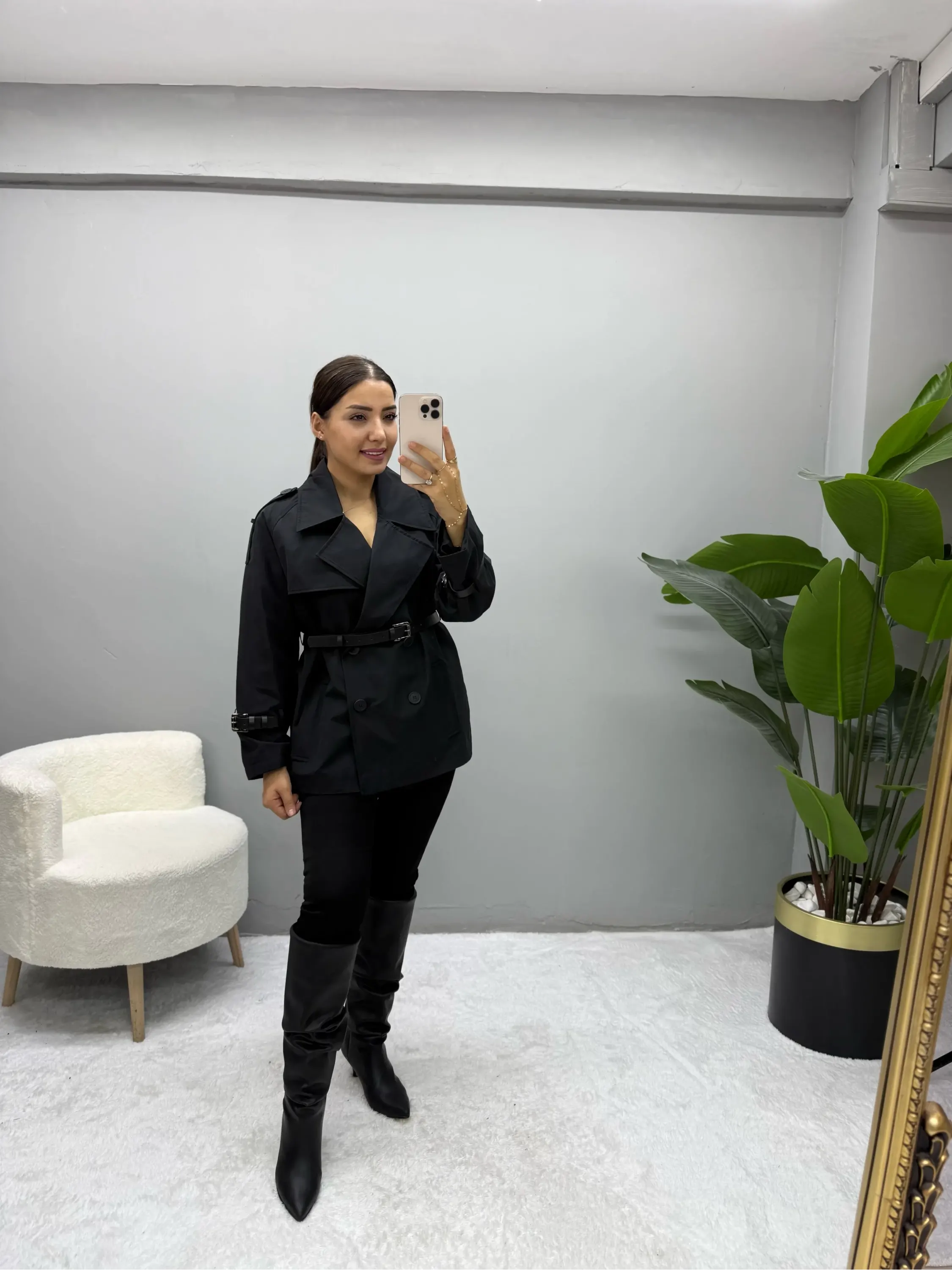 Deri Kemerli Kısa Trençkot