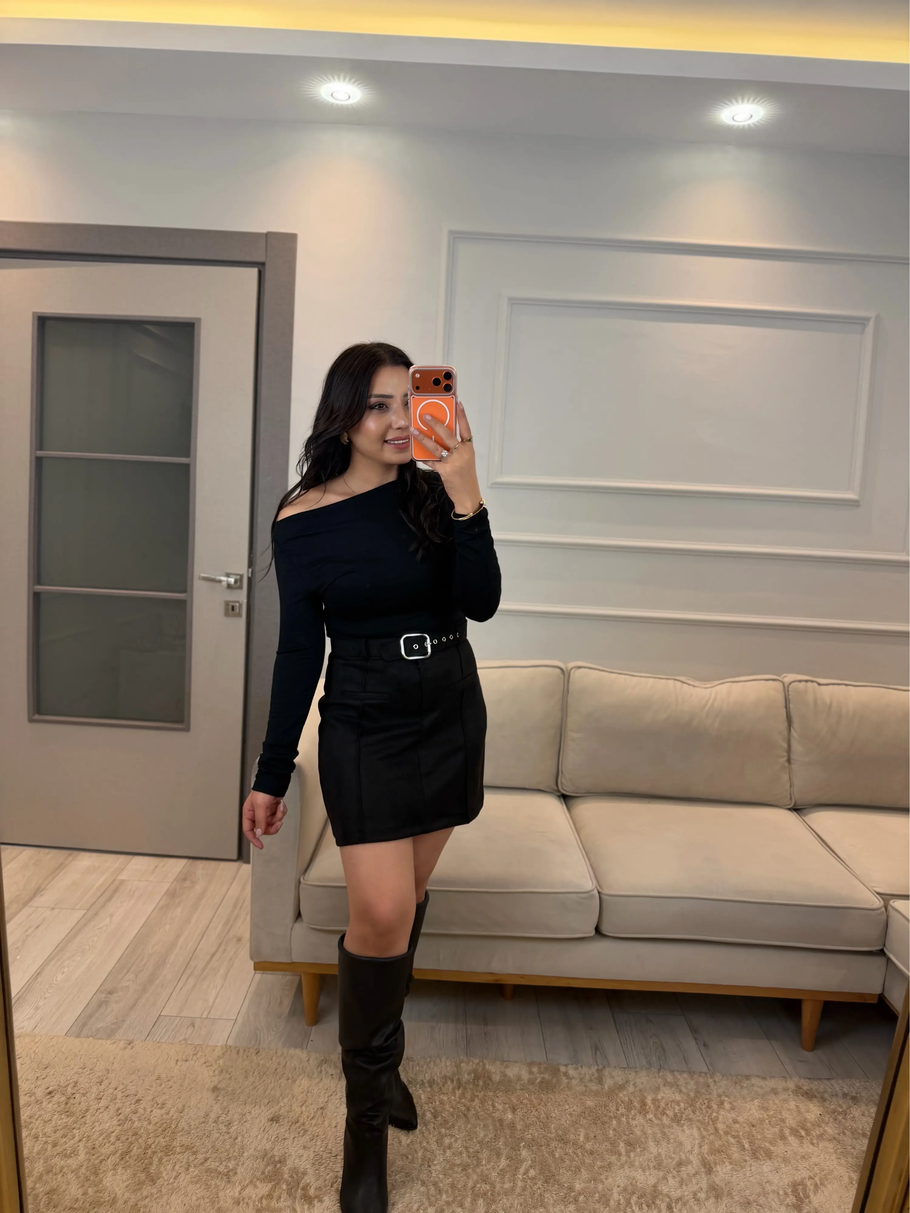 Kemer Detaylı Süet Etek