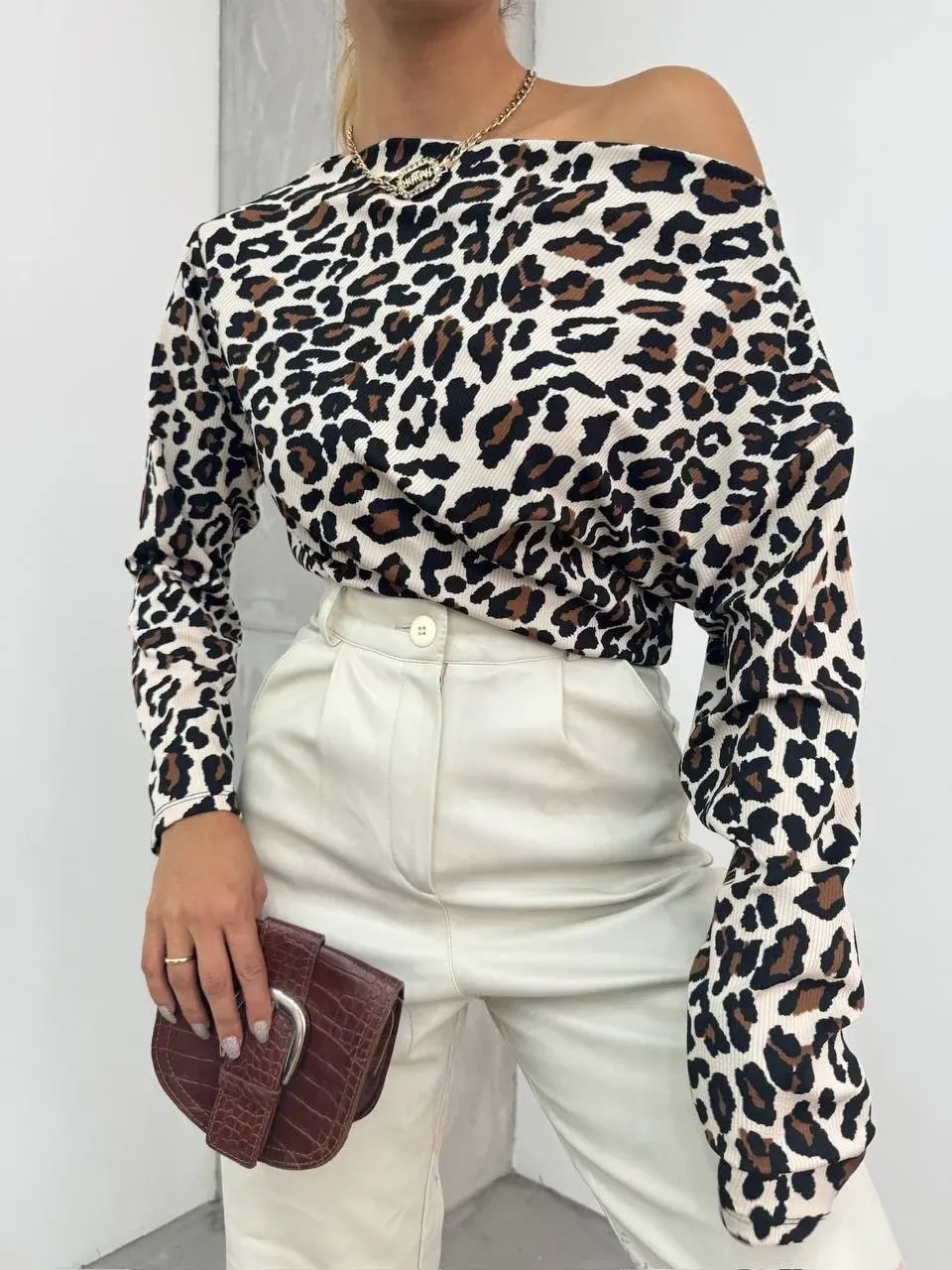 Leopar Kayık Yaka Bluz