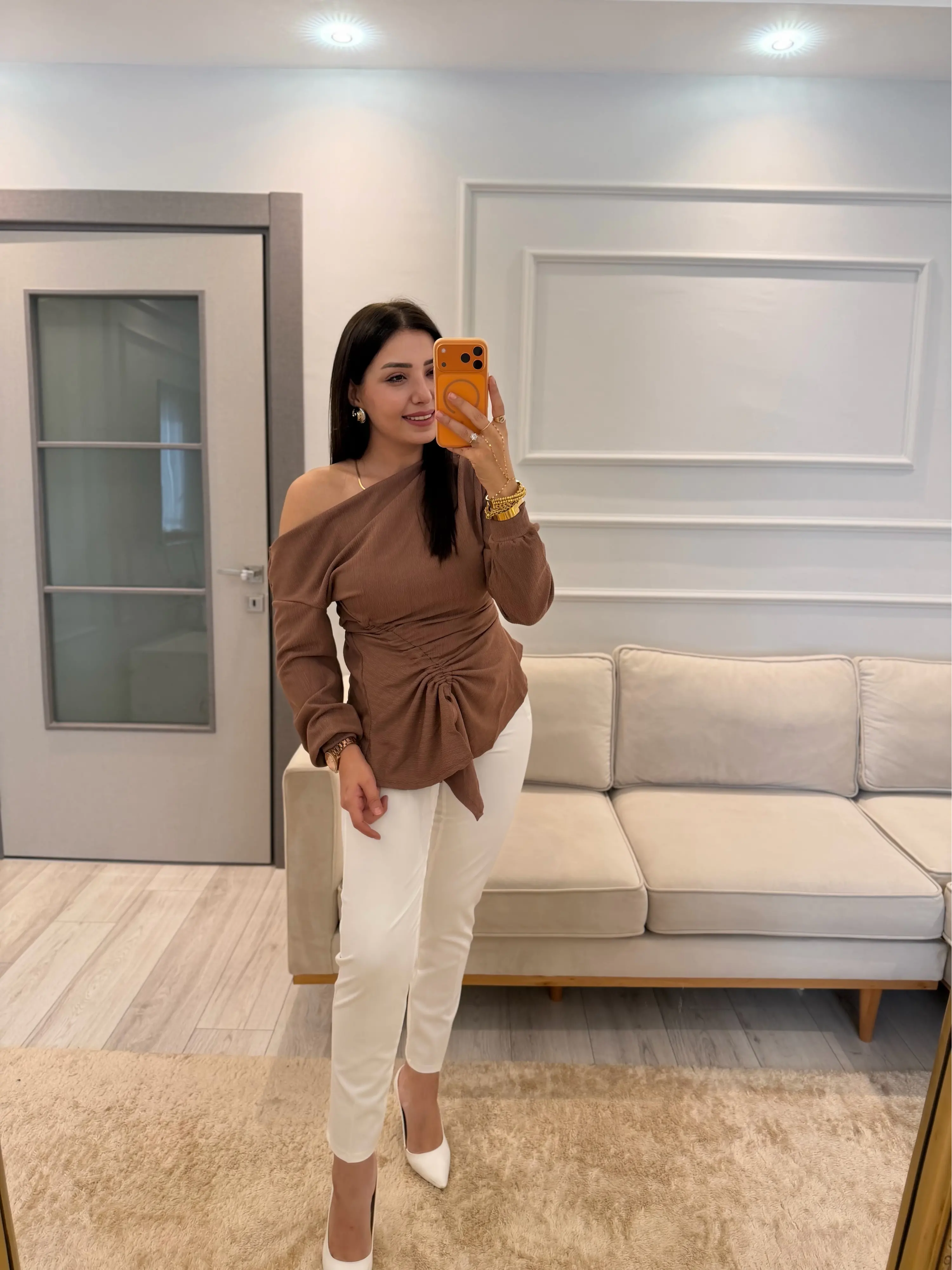 Önü Büzgülü Kayık Yaka Bluz