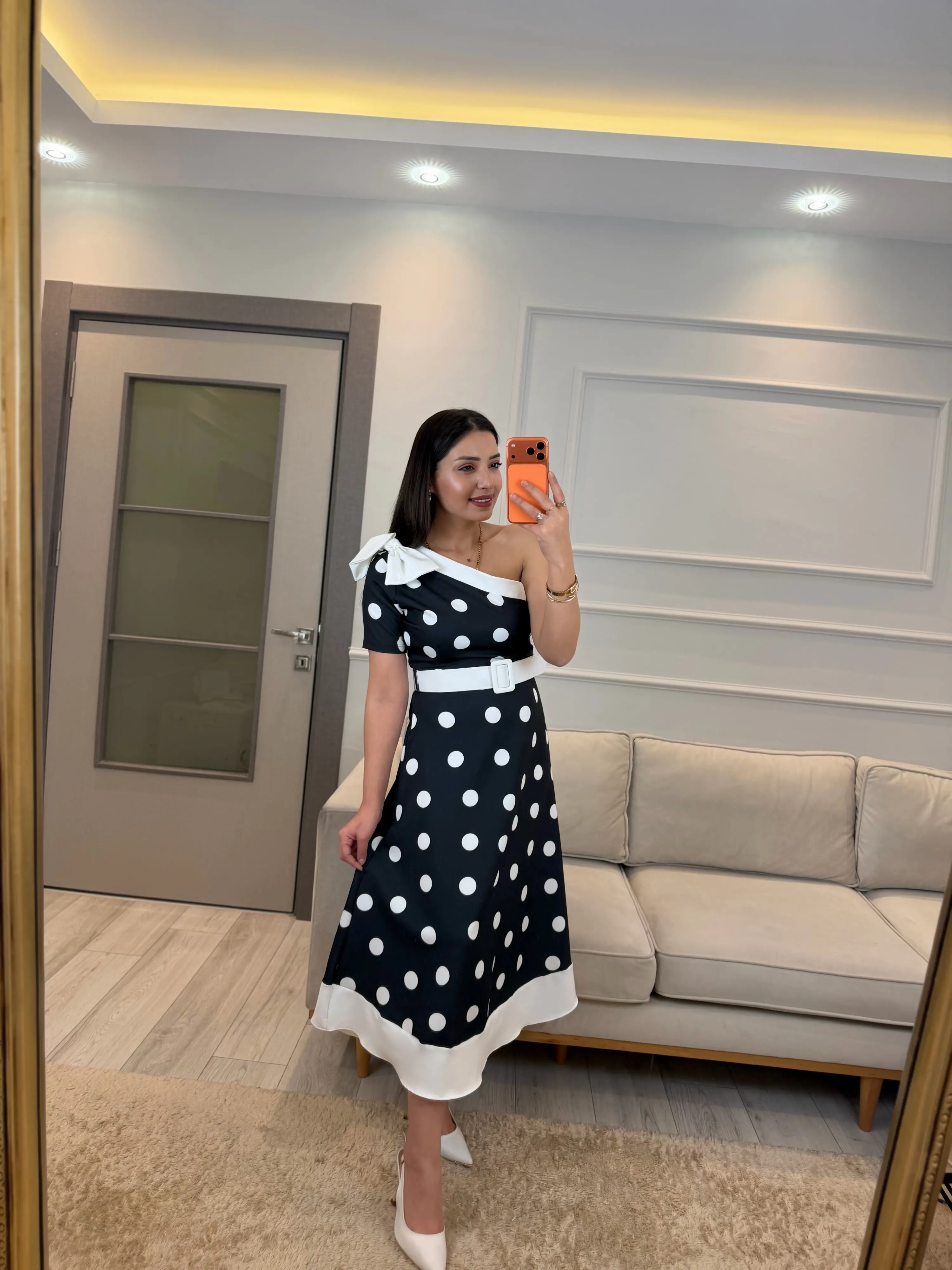 Tek Omuz Puantiyeli Kemerli Elbise