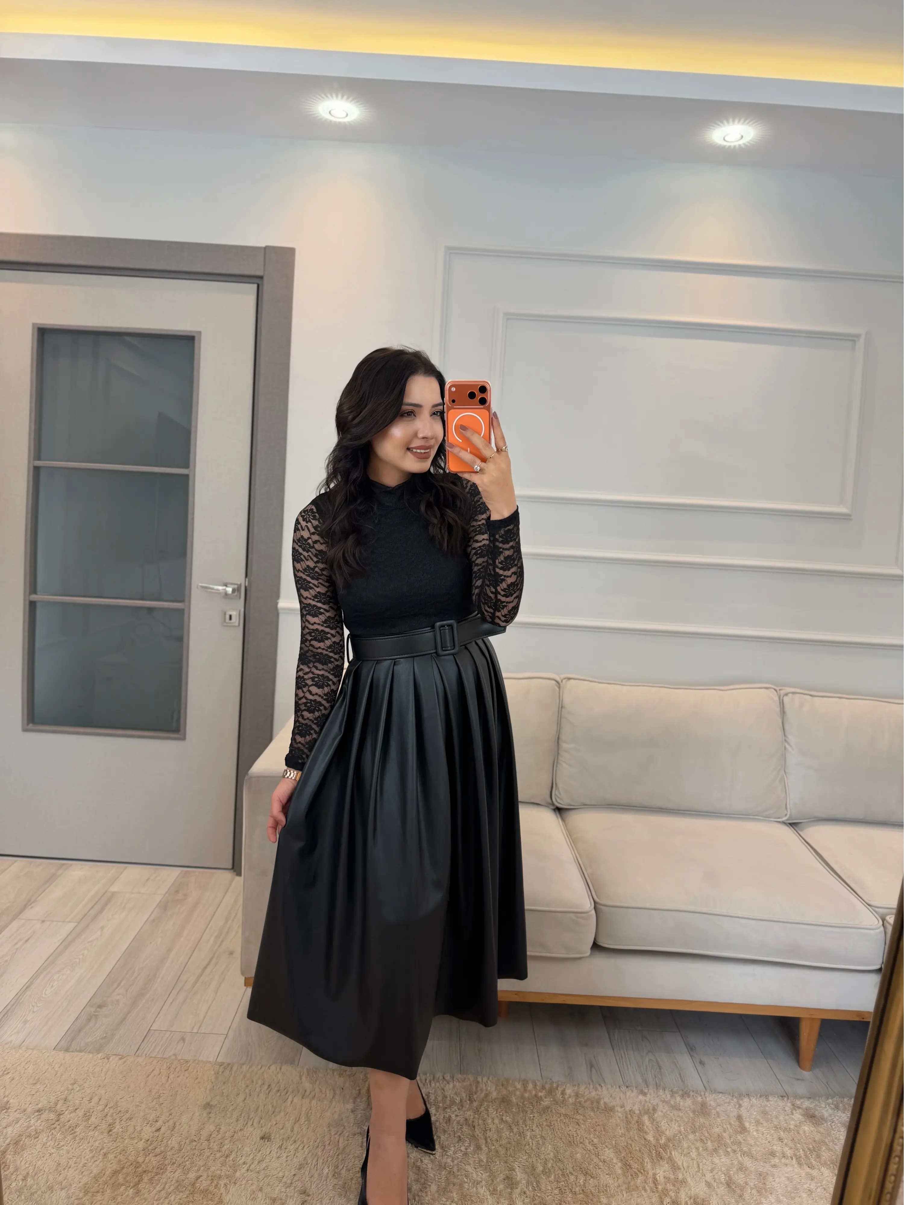 Üst Dantelli Alt Deri Elbise