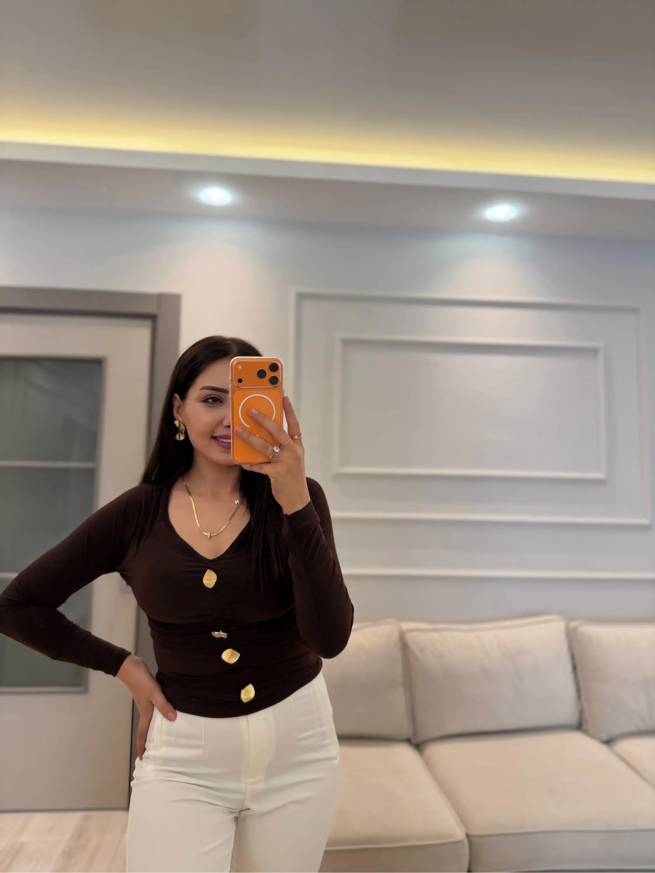 V Yaka Gold Düğmeli Sandy Bluz