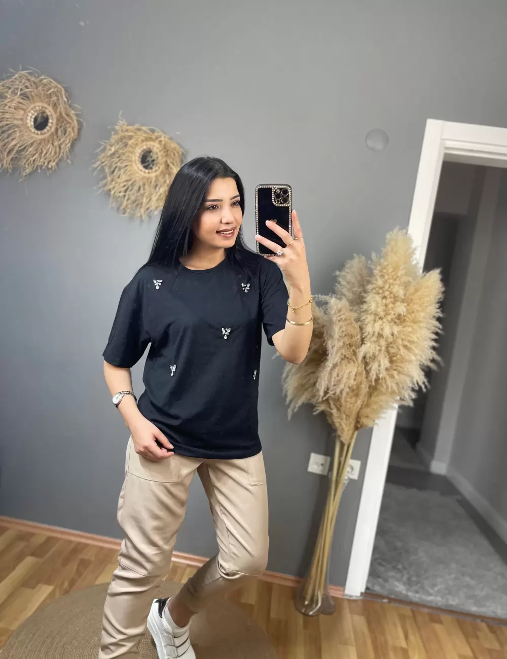 Vail V Taşlı T-Shirt