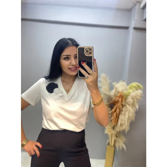 Chester Yakası Çiçekli T-Shirt