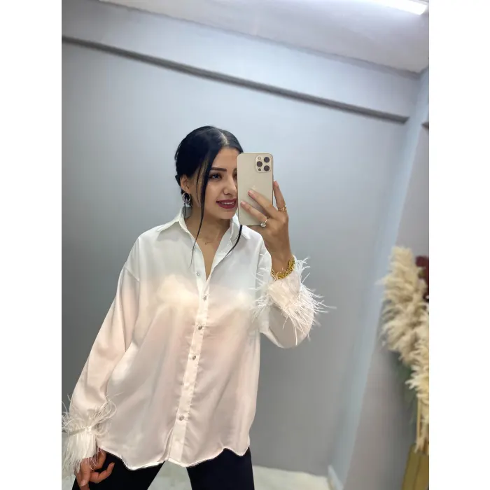 Darin Kolları Tüy Detaylı Gömlek