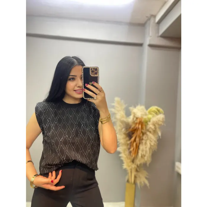 Marka Muadil Vatkalı Taşlı T-Shirt