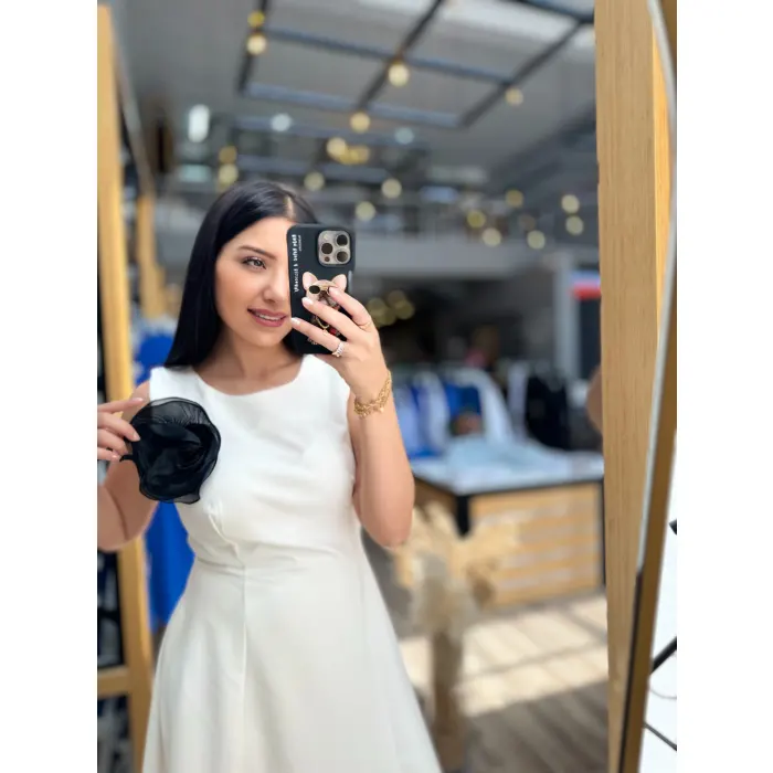 Neat Gül Aksesuarlı Elbise