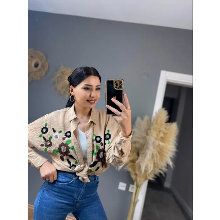 Sagua İncili Papatya Nakışlı Gömlek