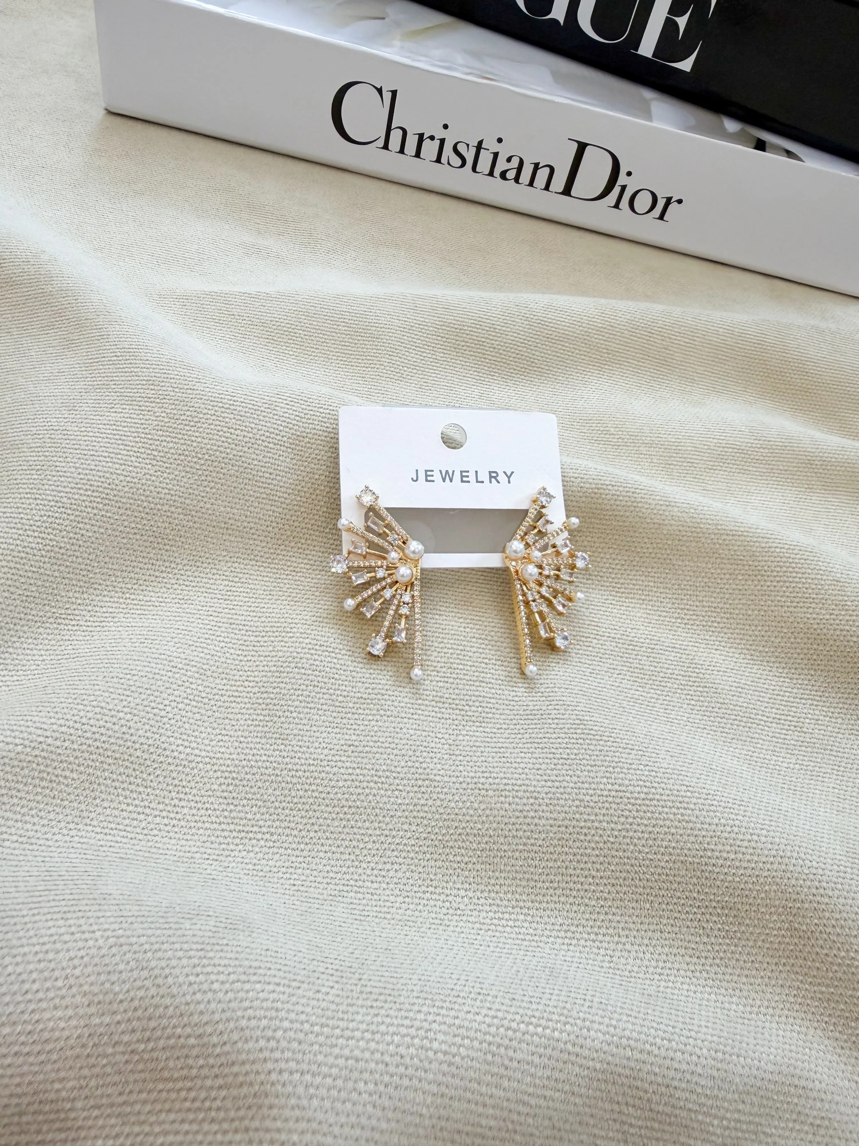 Zirkon Taşlı Yelpaze Model Küpe