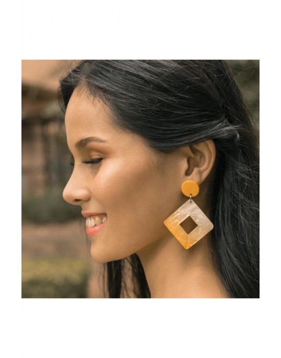 Bern Capiz Shell Earrings In Yellow El Yapımı Küpe