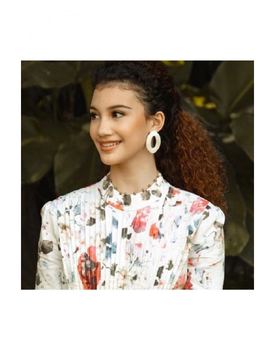 Chiara Earrings In White El Yapımı Küpe