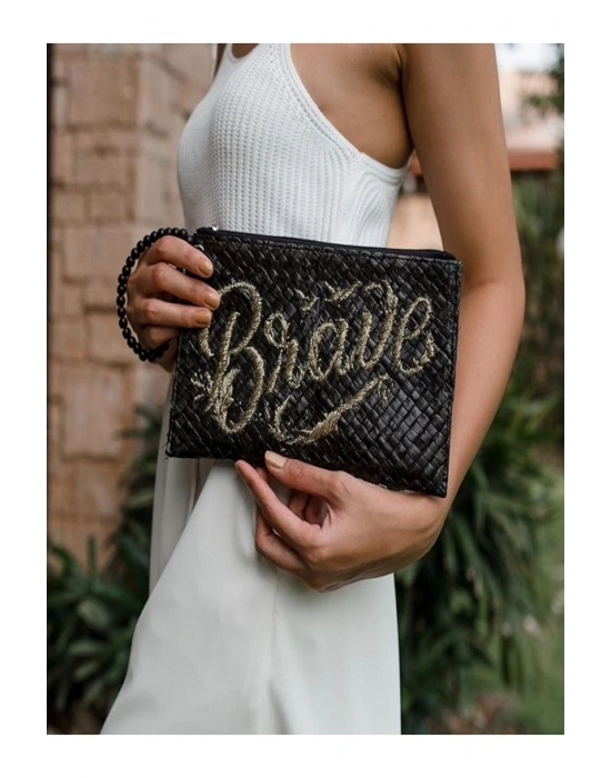 Quote Clutch: Brave in Black El Yapımı Organik Hasır Clutch