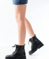 02-2003 Siyah Bağcıklı Fermuarlı Günlük Kadın Bot