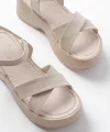 24414-1005 Bej Günlük Çapraz Dolgu Topuk Kadın Sandalet