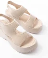 24414-573 Bej Dalgıç Günlük Dolgu Topuk Kadın Sandalet