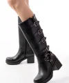 5109-3015 Siyah Topuklu Fermuarlı Toka Aksesuarlı Günlük Kadın Çizme