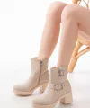 5109-3042 Bej Toka Aksesuarlı Fermuarlı Kalın Topuklu Günlük Kadın Bot