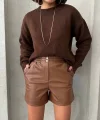 Beli lastikli çıtçıtlı deri şort kahve w241007