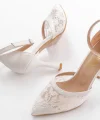 K-404 Beyaz Fileli Çiçek Detaylı  Kadın Topuklu Ayakkabı