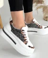 Lawin Beyaz Cilt Siyah Simli Bağcıklı Spor Ayakkabı