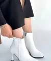 Mişha Beyaz Cilt Topuklu Bot