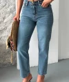 Mom fit kar yıkama bıyık detaylı jeans pantolon d2006