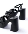 P-105 Siyah Çapraz Kalın Topuklu Kadın Sandalet