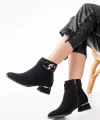RM-504 Siyah Süet Toka Aksesuarlı Topuklu Fermuarlı Günlük Kadın Bot