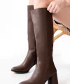 RS-2432 Kahverengi Topuklu Fermuarlı Günlük Kadın Çizme